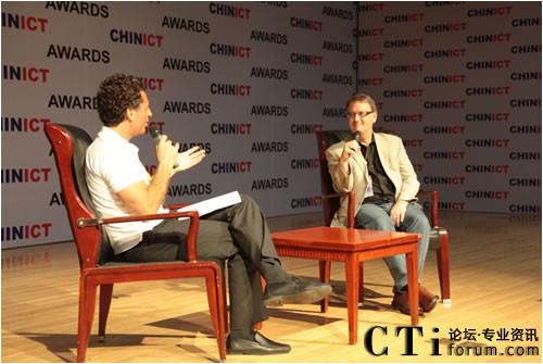 RIM ��˾�_�l(f��)���P(gu��n)ϵ�����B(t��i)ϵ�y(t��ng)�_�l(f��)������Alec Saunders���ң��c CHINICT��(chu��ng)ʼ�˼����(hu��)������Franck Nazikian�������_(t��i)�ό�Մ�Ƅ�(d��ng)����ƽ�_(t��i)�İl(f��)չڅ��